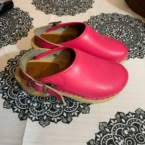 Hanna Andersson wooden clogs girls size 10 pink